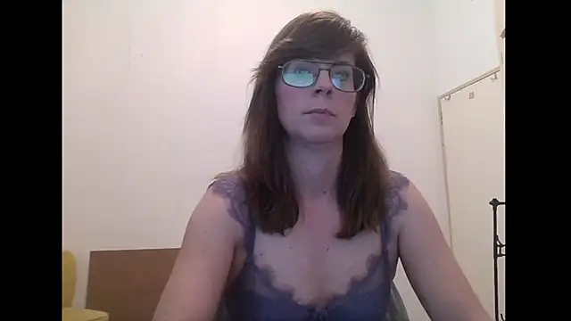 Snapshot of SavannaGirly chatting on March 4, 2026, 7:47 am SavannaGirly online show from March 4, 2026, 7:47 am