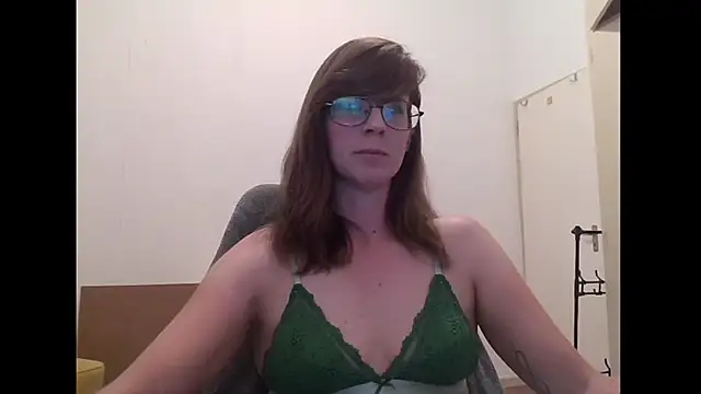Snapshot of SavannaGirly chatting on March 6, 2026, 2:24 pm SavannaGirly online show from March 6, 2026, 2:24 pm