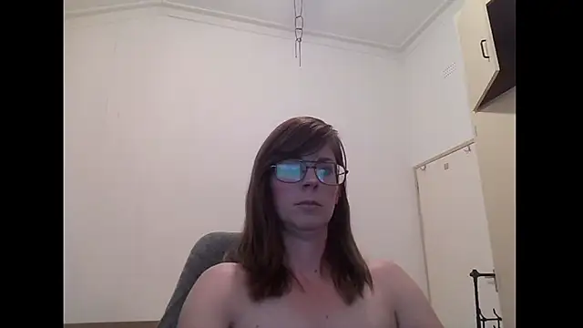 Snapshot of SavannaGirly chatting on March 13, 2026, 7:48 am SavannaGirly online show from March 13, 2026, 7:48 am