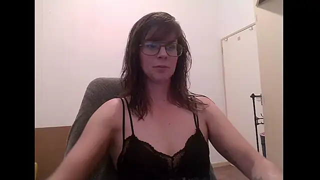 Snapshot of SavannaGirly chatting on March 17, 2026, 9:12 am SavannaGirly online show from March 17, 2026, 9:12 am