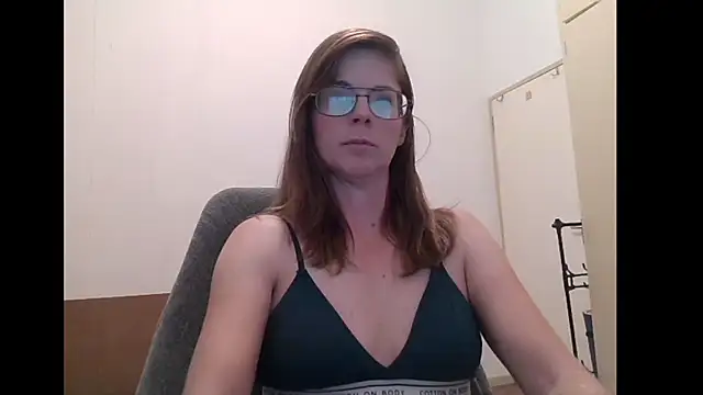 Snapshot of SavannaGirly chatting on April 27, 2026, 8:56 am SavannaGirly online show from April 27, 2026, 8:56 am