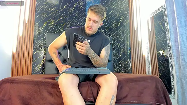 Snapshot of keane_lee chatting on September 24, 2025, 12:30 pm keane lee online show from September 24, 2025, 12:30 pm