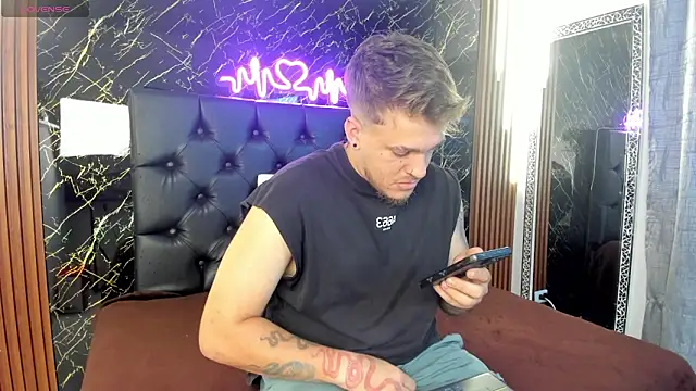 Snapshot of keane_lee chatting on October 22, 2025, 12:49 pm keane lee online show from October 22, 2025, 12:49 pm