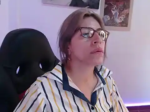 Chayla Ruiz online show from December 17, 2024, 4:00 pm