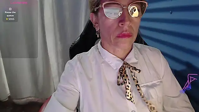 Chayla Ruiz online show from April 29, 2026, 8:04 pm