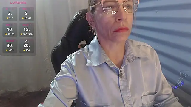 Snapshot of Chayla_Ruiz chatting on May 25, 2026, 10:43 am Chayla Ruiz online show from May 25, 2026, 10:43 am