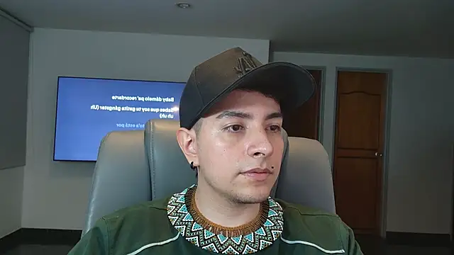 Snapshot of Jhoan_saenz chatting on November 8, 2025, 1:17 am Jhoan saenz online show from November 8, 2025, 1:17 am