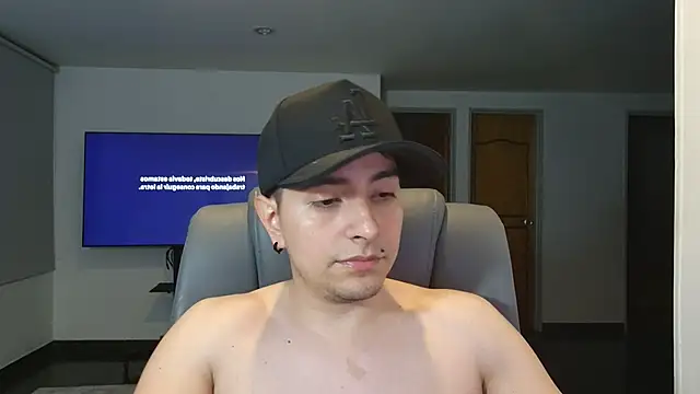 Snapshot of Jhoan_saenz chatting on November 14, 2025, 3:16 am Jhoan saenz online show from November 14, 2025, 3:16 am