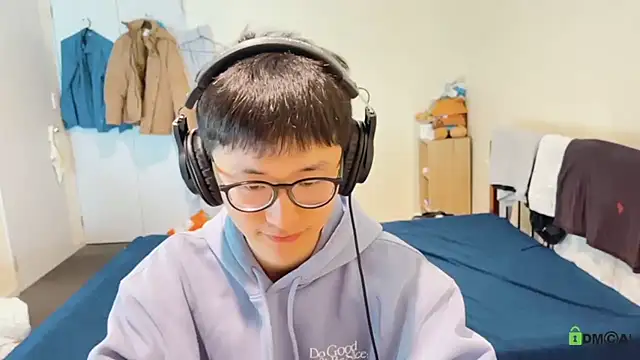 romeoisme   online show from December 14, 2024, 10:28 pm