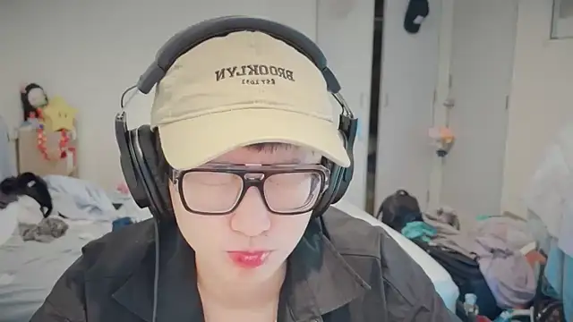 romeoisme   online show from March 19, 2025, 2:48 am