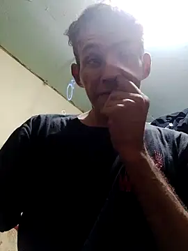 Snapshot of MarsWood chatting on October 10, 2025, 8:13 am MarsWood online show from October 10, 2025, 8:13 am