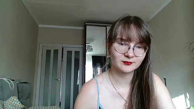 KiraGoldens online show from March 26, 2026, 12:11 pm