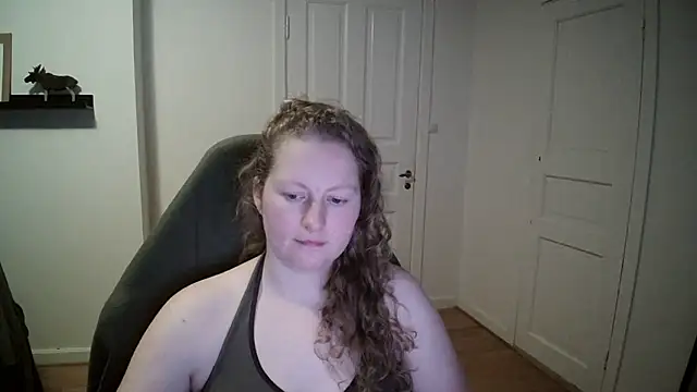 Girlnina-1995 online show from December 2, 2024, 11:45 am