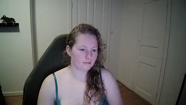 Girlnina-1995 online show from December 3, 2024, 10:17 am