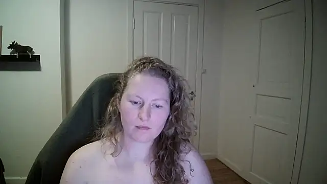 Girlnina-1995 online show from December 5, 2024, 7:38 pm