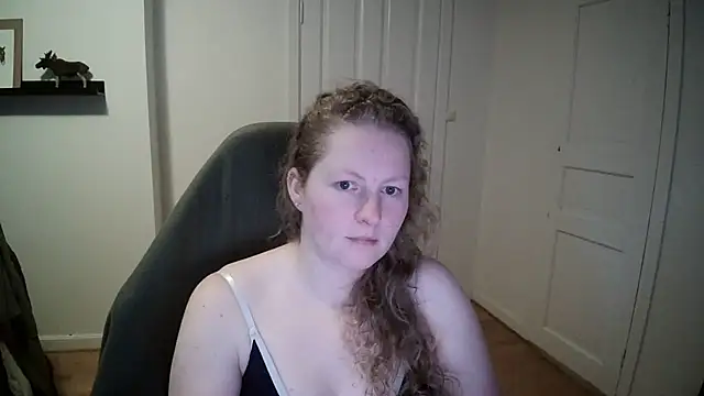 Girlnina-1995 online show from December 13, 2024, 11:02 am