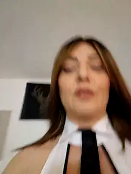 Snapshot of AryaSummersReal chatting on October 6, 2025, 7:11 pm AryaSummersReal online show from October 6, 2025, 7:11 pm