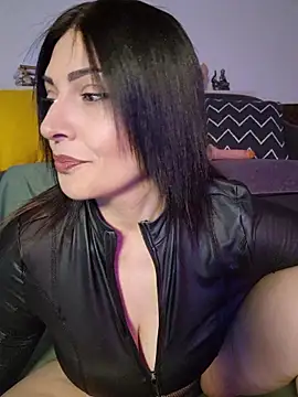 AryaSummersReal online show from May 3, 2026, 8:20 am