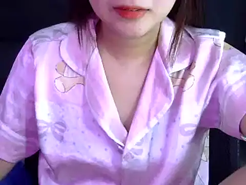 Snapshot of Bee_2k chatting on October 6, 2025, 4:32 am Bee 2k online show from October 6, 2025, 4:32 am