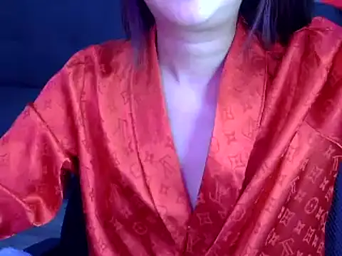 Snapshot of Bee_2k chatting on October 7, 2025, 4:31 am Bee 2k online show from October 7, 2025, 4:31 am