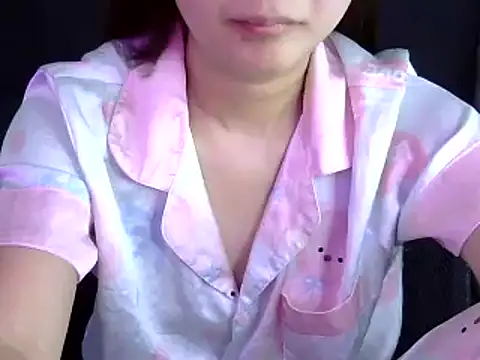 Snapshot of Bee_2k chatting on October 16, 2025, 4:46 am Bee 2k online show from October 16, 2025, 4:46 am