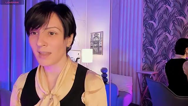 LorenDaze online show from May 2, 2026, 1:49 pm