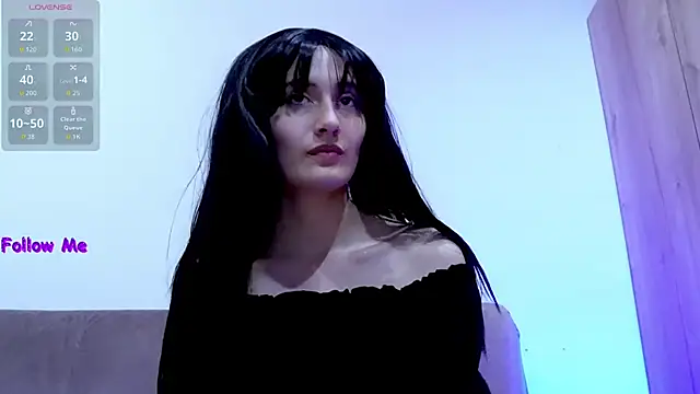 lola vlad online show from October 6, 2025, 1:25 am