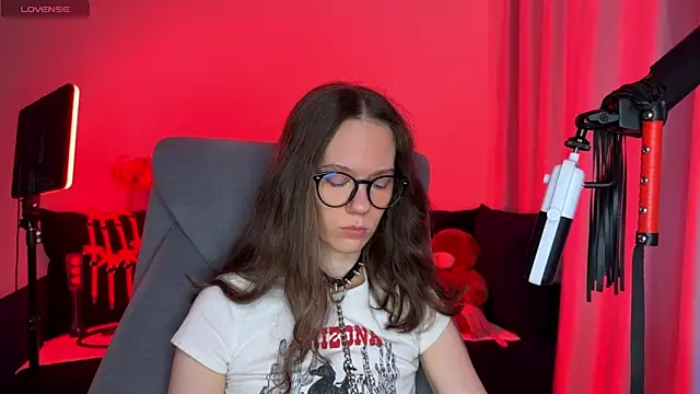 Snapshot of DivineBite chatting on September 13, 2025, 2:28 pm DivineBite online show from September 13, 2025, 2:28 pm