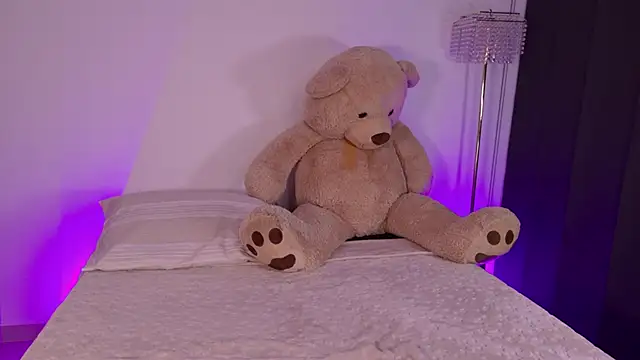 liagirl cute online show from March 6, 2026, 3:14 am