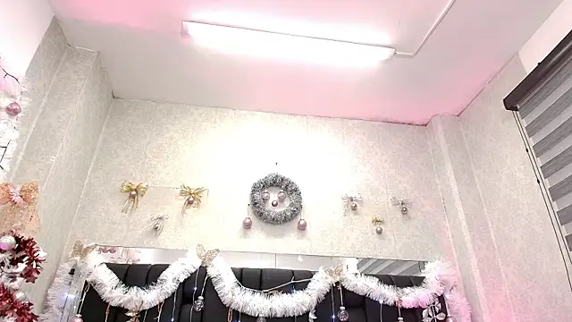  carolina fox online show from December 21, 2024, 9:12 am