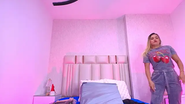  carolina fox online show from November 21, 2025, 3:16 am