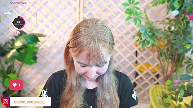 Snapshot of Pinkie_Princes chatting on October 19, 2025, 4:46 am Pinkie Princes online show from October 19, 2025, 4:46 am