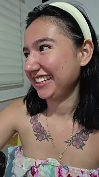 Snapshot of Pinkie_Princes chatting on June 11, 2026, 12:32 am Pinkie Princes online show from June 11, 2026, 12:32 am