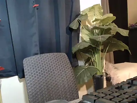 sweetyula online show from March 26, 2026, 2:28 am