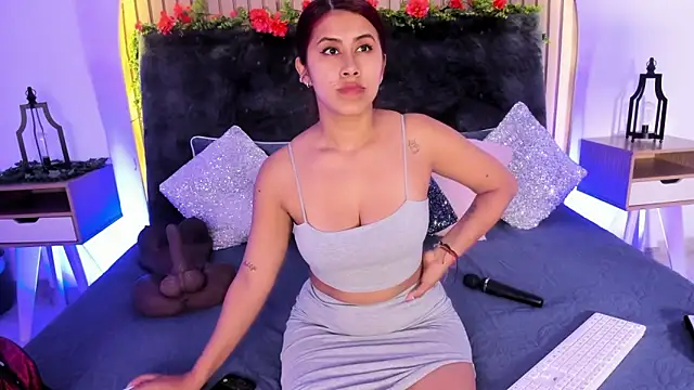 Karlagonzales  online show from January 18, 2025, 3:38 pm