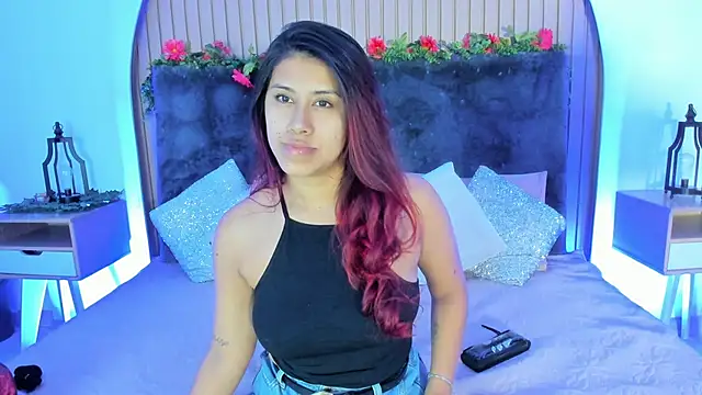 Snapshot of Karlagonzales_ chatting on October 21, 2025, 9:43 am Karlagonzales  online show from October 21, 2025, 9:43 am
