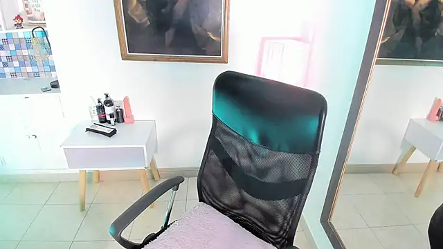 Karlagonzales  online show from December 19, 2025, 6:26 pm