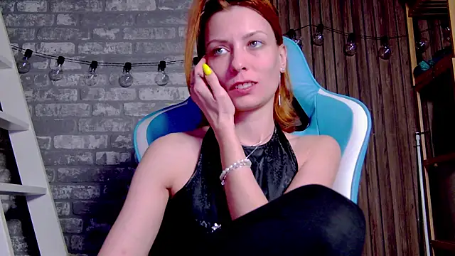 karo123421 online show from February 18, 2025, 6:04 pm