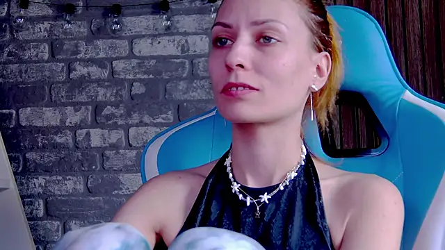 karo123421 online show from February 26, 2025, 2:25 pm