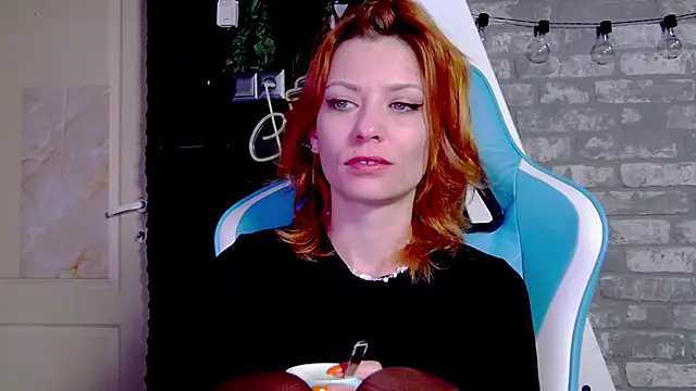 karo123421 online show from March 8, 2025, 4:23 am