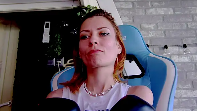 karo123421 online show from March 9, 2025, 11:36 am