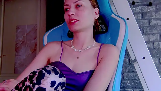 karo123421 online show from March 11, 2025, 1:23 pm