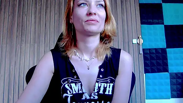 karo123421 online show from March 13, 2025, 9:32 am
