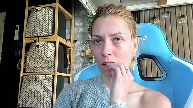 karo123421 online show from September 23, 2025, 9:01 am