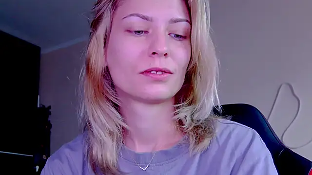 karo123421 online show from October 8, 2025, 8:56 am