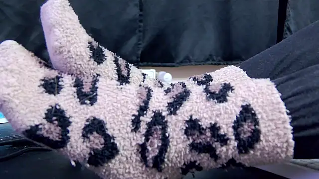 karo123421 online show from January 15, 2026, 8:34 pm