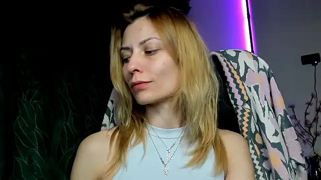 karo123421 online show from February 16, 2026, 9:11 pm