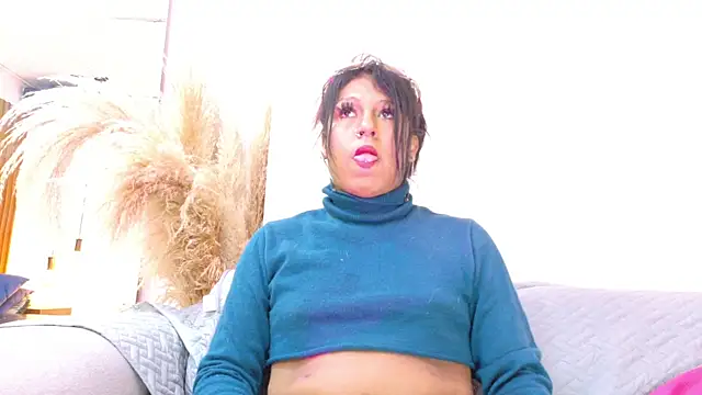 SilvanaCapelli online show from December 15, 2025, 7:40 pm