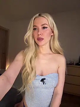 xDinnax online show from December 1, 2025, 5:45 am