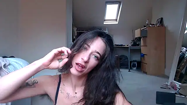 KlaraDelgado online show from September 26, 2025, 12:09 pm